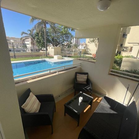 Appartement Apartamento En La Carihuela Con Piscina Y Parking, Al Lado De La Playa à Torremolinos Extérieur photo
